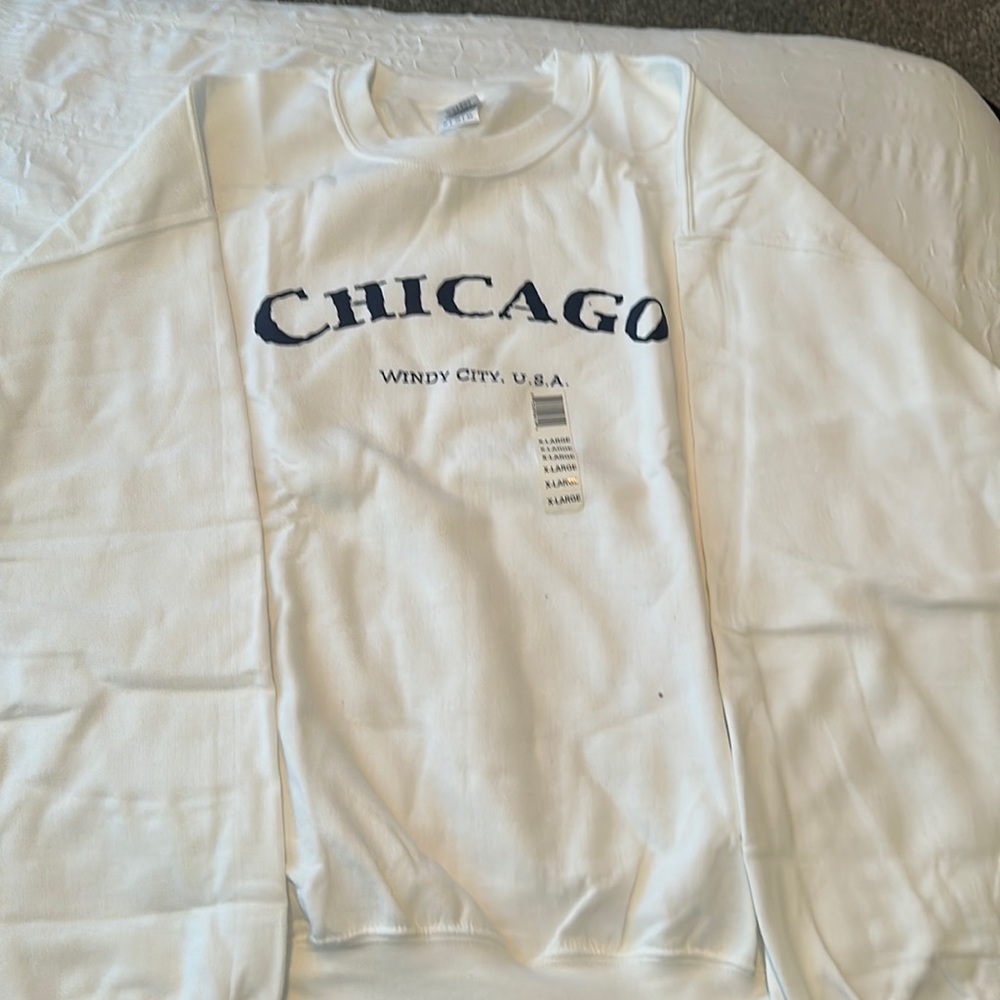 CHICAGO Sweatshirt Men XLarge. Never worn. Still has tag on it. Brand new